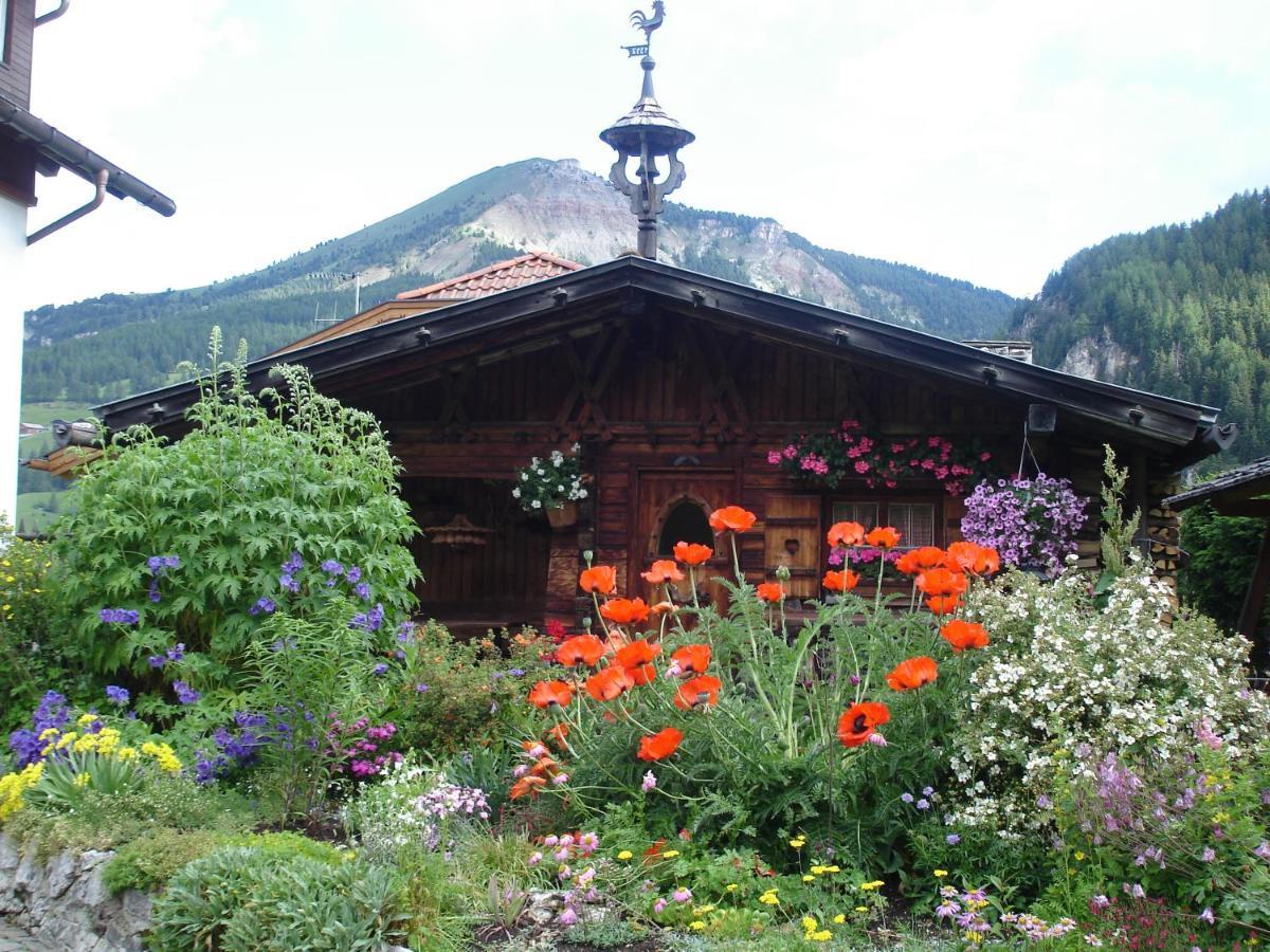 Appartamenti Hacoli Selva di Val Gardena Exterior photo